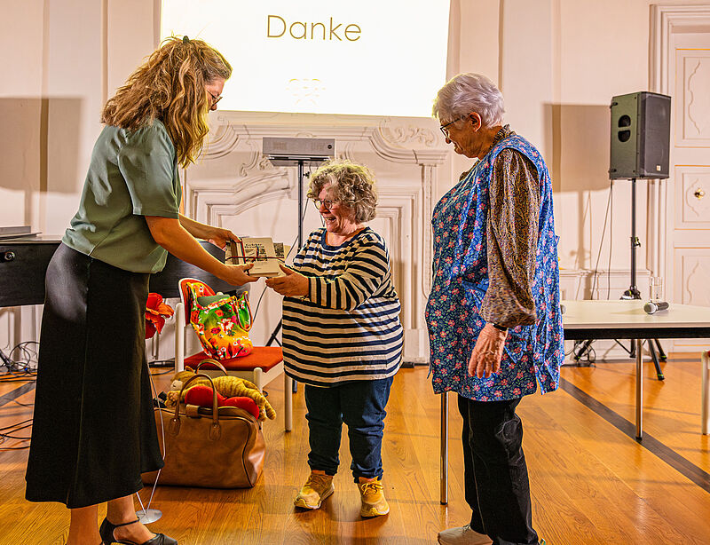 Ehrung der Schlossk�nstlerin Ines Handel durch ...