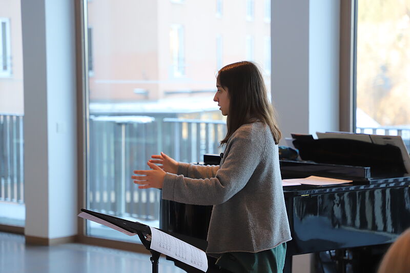 Maria Braun dirigiert die Siebenb�rgische ...