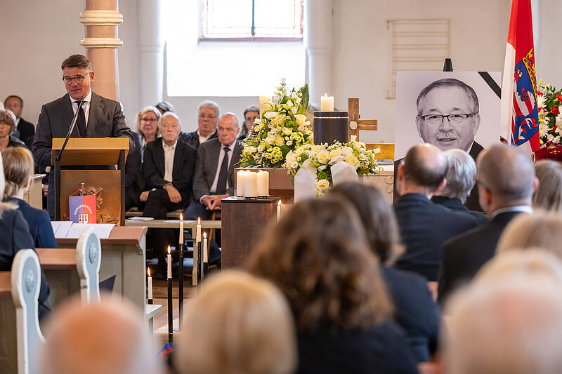 Ministerpr�sident Boris Rhein spricht beim ...