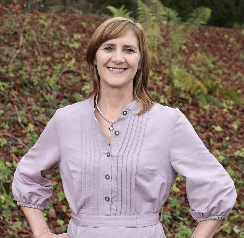 Jennifer K�bler ...