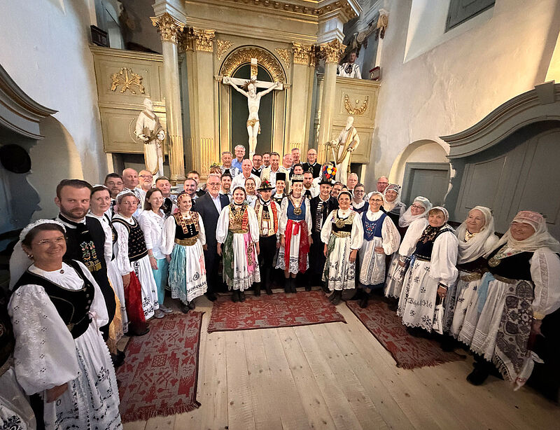 In der frisch renovierten Kirche von Deutsch ...