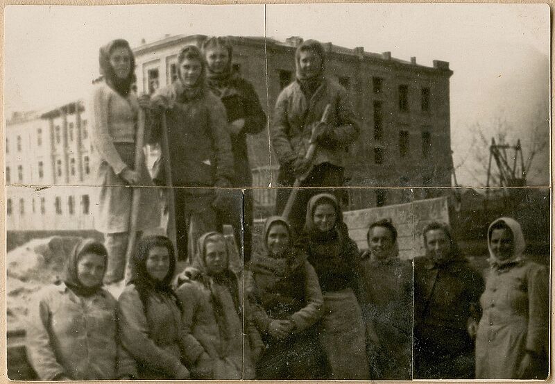 Deportierte Leschkircherinnen im Lager Krivoj Rog ...
