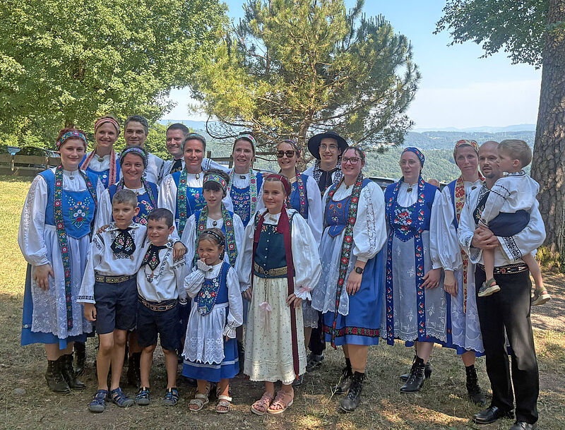 Trachtentr�ger beim Kronenfest in L�rrach. Foto: ...