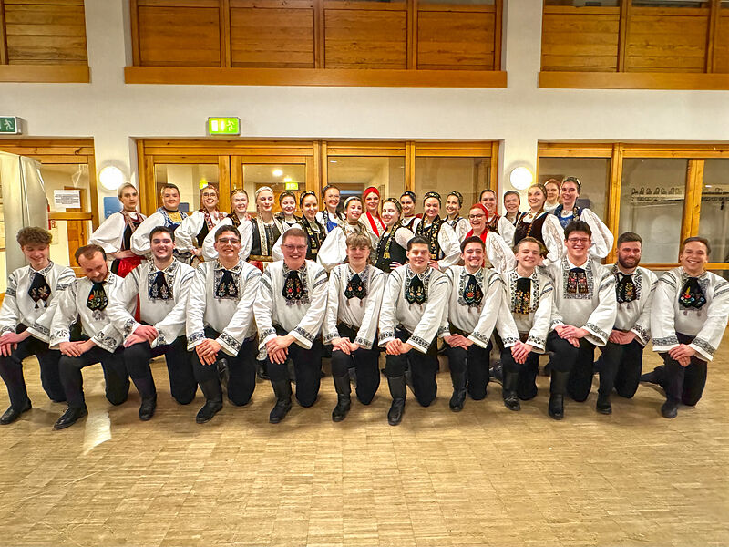 Die Tanzgruppen aus Ludwigsburg und Wiehl ...