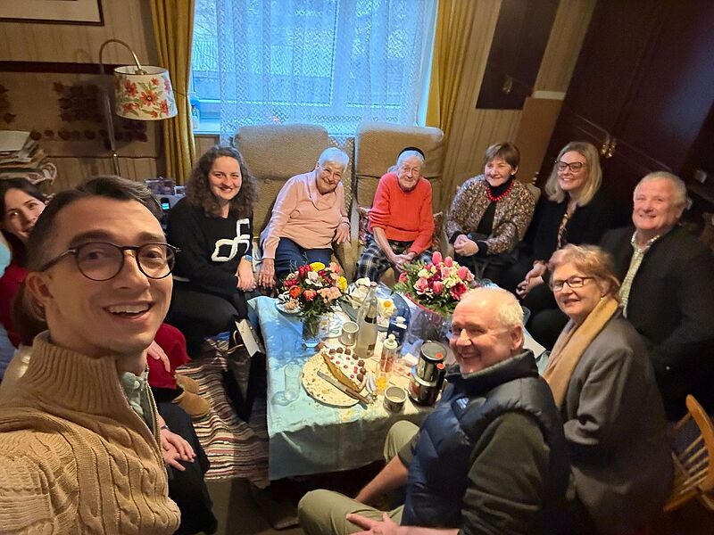 Besuch zum 100. Geburtstag von Susanne K�stner in ...