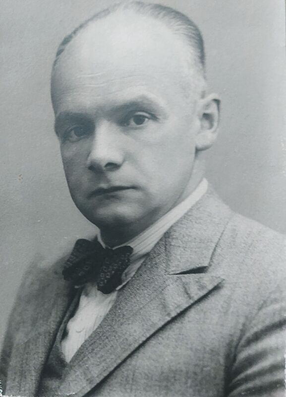 Dr. Günther Neugeboren, etwa 45 bis 50 Jahre alt ...