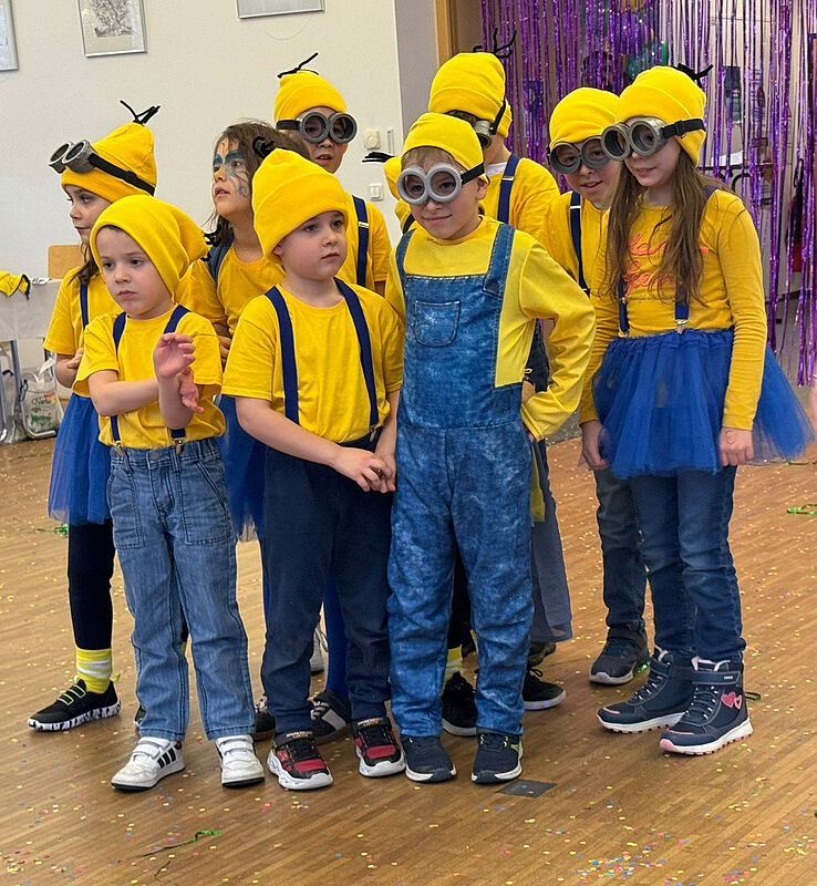 Die Siebenb�rger „Mini(on)s“ warten auf ihren ...