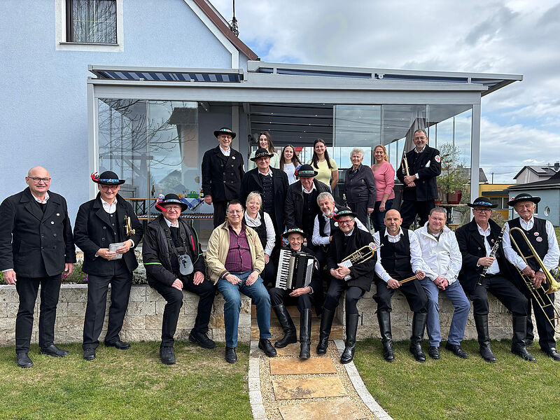 Lauter fr�hliche Gesichter bei Familie Hofmann – ...