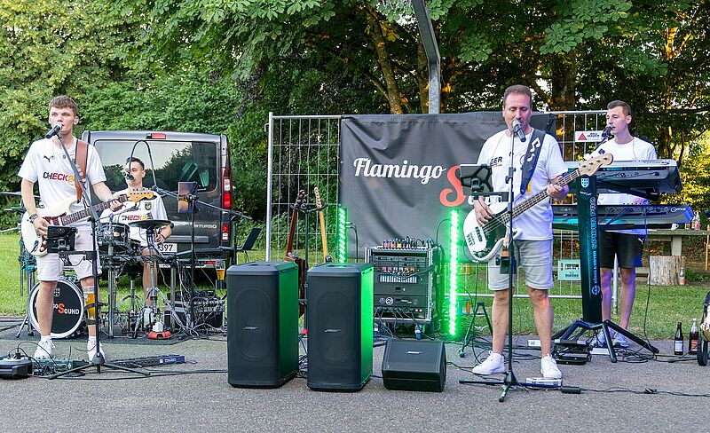 FlamingoSound beim B�llchen des "Specktakels". ...
