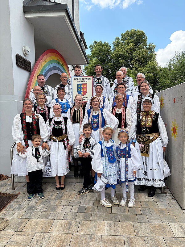 Trachtentr�ger der Kreisgruppe Wei�enburg – ...