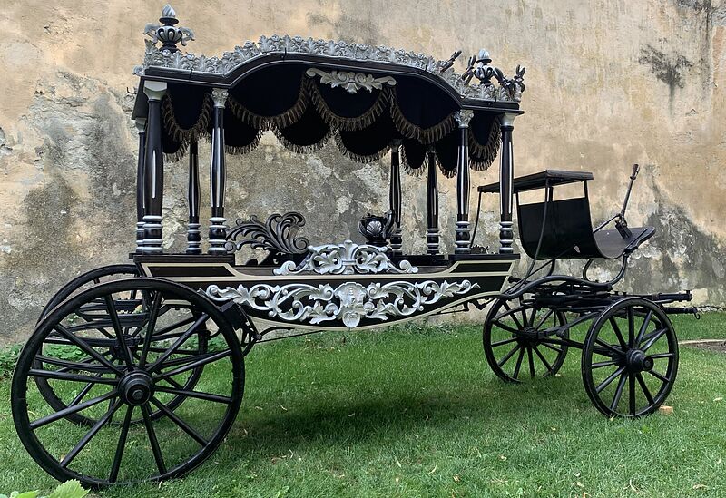 Bis 1993 war der Zeidner Leichenwagen "im ...