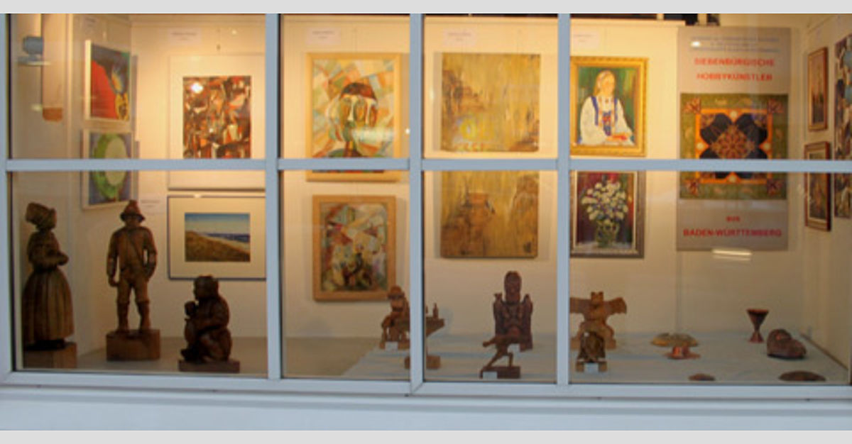 Hobbykunstler Gestalten Erstmals Das Schaufenster Des Hauses Der Heimat In Stuttgart Siebenbuerger De