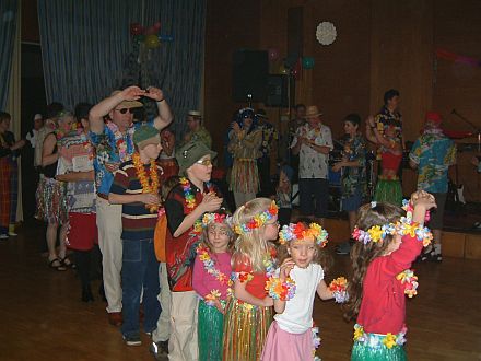 Die jngsten Hula-Tnzer bestimmen, wo es lang geht. Foto: Hans Werner Krempels