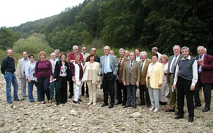 Der Landesvorstand der Landesgruppe Baden-Wrttemberg im Flussbett der Donau bei der Donauversinkung Immendingen. Foto: Hilda Brenndrfer