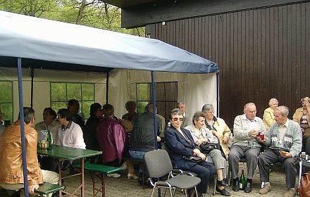 Vorwiegend ltere Siebenbrger erfreuten sich am ersten Maifest in Bblingen. Foto: Jrgen Schiel