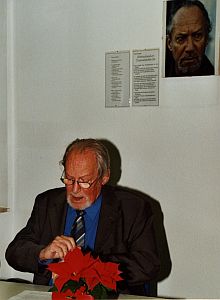 Hans Bergel bei der abschließenden Literaturlesung am 9. Dezember 2005 im Institut für deutsche Kultur und Geschichte Südosteuropas. Foto: Wolfram Schneider