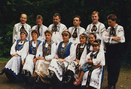 Bblinger Tanzgruppe nach dem gelungenen Auftritt beim Waldfest. Foto: Erich Simonis