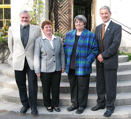 Der neue Vorstand der HOG-Regionalgruppe Burzenland, von links nach rechts: Karl-Heinz Brenndrfer, Krimhild Bonfert, Rosemarie Chrestels und Udo Buhn. Foto: Petra Reiner