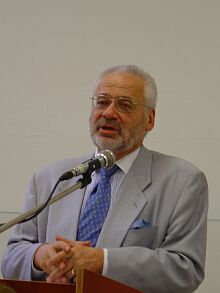 Dr. Erhard Busek, Sonderkoordinator des Stabilittspakts fr Sdosteuropa, bei seinem Vortrag an der Ludwig-Maximilians-Universitt Mnchen. Foto: Christian Schoger