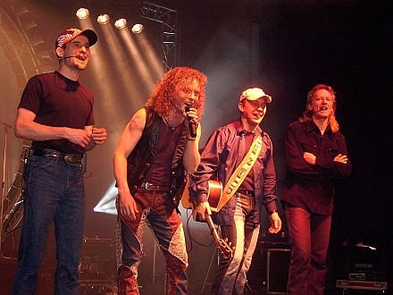 Konzert mit der Cripple Creek Band, von links von rechts: Helmut Limbeck, Ernest Ray Everett sowie die beiden Siebenbrger Erhard Hgel und Mike Gerst.
