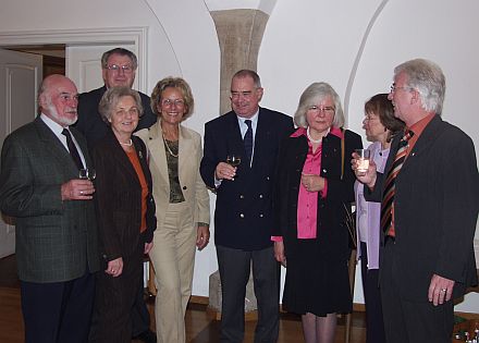 Engagierte Mitglieder des Freundeskreises Dinkelsbhl-Schburg, von links: Georg und Hildegard Beck (stellvertretende Vorsitzende), Wolfgang Bonfert, Gundula und Jrgen Walchshfer (Vorsitzender), Ingeborg Bonfert, Doris und Johann Schuller. Foto: Siegbert Bruss