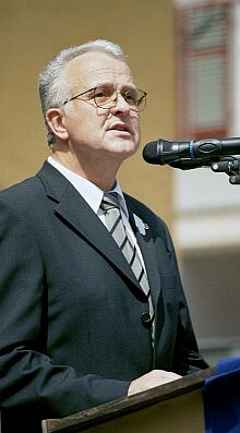 Bundesvorsitzender Volker Drr whrend seiner Festrede am Pfingstsonntag in Dinkelsbhl. Foto: Josef Balazs