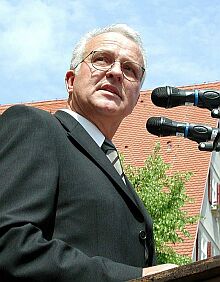 Bundesvorsitzender Volker E. Drr als Festredner beim Heimattag 2003 in Dinkelsbhl. Foto: Gnther Melzer