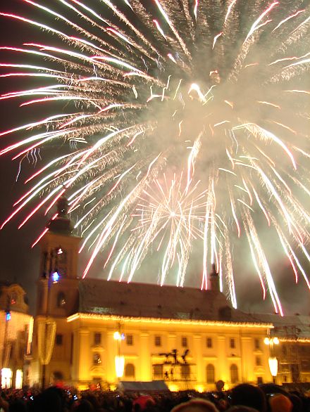  Erffnung der Europischen Kulturhauptstadt 2007: Zwanzig Minuten lang erstrahlte der Himmel ber Hermannstadt in einem noch nie gesehenen Lichtermeer. Foto: Peter Baumgartl 