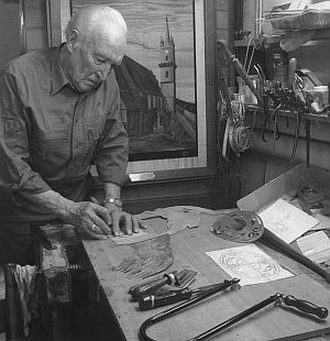 Im Atelier: Richard Gober bei der Arbeit. Foto: Hans Wimmer.