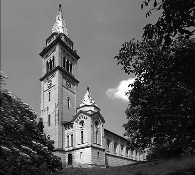 Die evangelische Kirche in Hamlesch, 1997. Foto: Martin Eichler