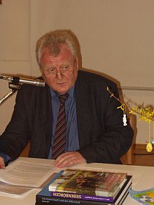 Rolf-Dieter Happe bei seinem Vortrag in Erding.