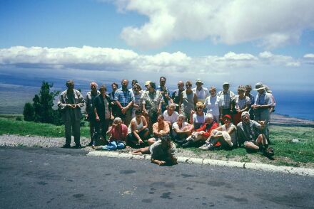 Die Reisegruppe der Kreisgruppe Frstenfeldbruck auf Big Island (Hawaii). Aussicht von den Kohala Bergen auf die Kste und vorgelagerten Inseln. Foto: Claus Conradt