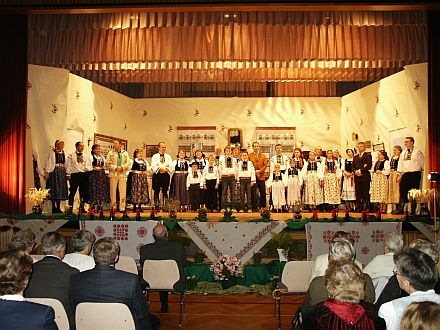 Die siebenbrgisch-schsische Theatergruppe Heidenheim begeisterte das Publikum.