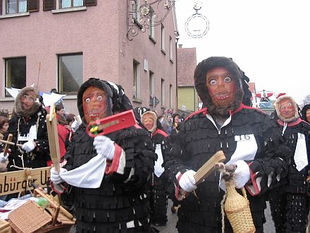 Urzeln beim grten Faschingsumzug im Kreis Heidenheim.