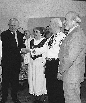 Verleihung der Verdienstmedaille, von links nach rechts: OB Hauswirth, Johanna Herberth, Michael Herberth, Michael Konnerth.