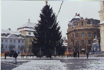 Auf dem Groen Ring in Hermannstadt im Dezember 2001. Foto: Michael Leh