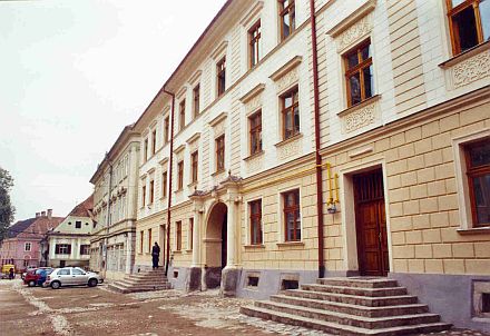 Erstrahlt im neuen Glanz: C-Gebude der Honterusschule in Kronstadt.