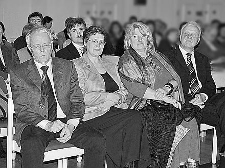 Neujahrsempfang des Kulturrates in Gundelsheim, v.l.n.r.: Dr. Christoph Machat, Dr. Irmgard Sedler, Karin Servatius-Speck, Dipl.-Ing. Arch. Volker Drr. Foto: Petra Reiner