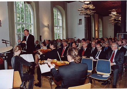 Die Darbietung der Capella Bavarica unter Leitung von Dr. Franz Metz verlieh der Anbindungsfeier des IKGS in Mnchen musikalischen Glanz. Foto: Wolfram Schneider