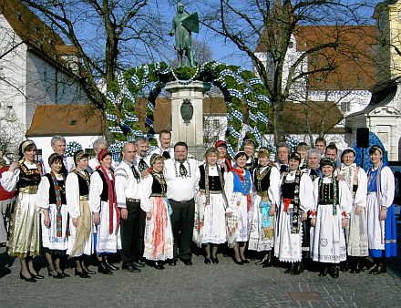 Siebenbrger Sachsen beim Brunnenfest 2006 in Ingolstadt.