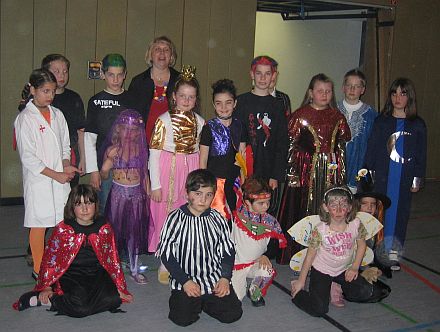 Die Kindertanzgruppe unter der Leitung von Gerda Knall begeisterte beim Faschingsball der Kreisgruppe Ingolstadt in der Nibelungenhalle. Foto: W. Theil