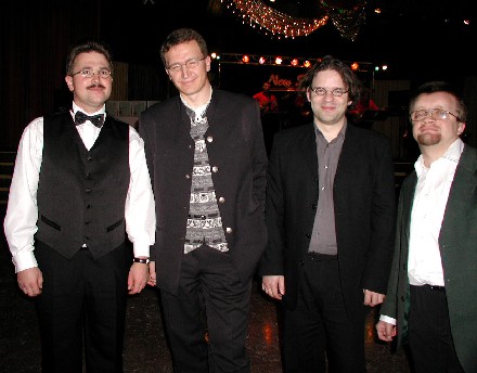 Das Team von www.Siebenbuerger.de beim Siebenbrgerball in Mnchen, von links nach rechts: Siegbert Bruss, Robert Sonnleitner, Gnther Melzer und Hans-Detlev Buchner. Foto: Petra Reiner