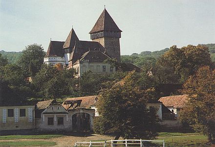 Die evangelische Kirche in Jakobsdorf wurde renoviert und dient fortan als kumenisches Gotteshaus. Foto: Martin Eichler