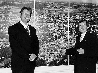 Oberbrgermeister Josef Deimer und sein Hermannstdter Amtskollege Klaus Johannis bei der Landshuter Ausstellungserffnung im Brukenthalmuseum. (Foto: Christoph Reich)