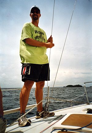 Axel Kravatzky vor der Insel Kronstadt im Golf von Paria, vor Trinidad in der Karibik. Foto: Johannes Kravatzky