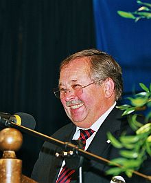 Der hessische Landtagsprsident Norbert Kartmann sprach sich dezidiert fr eine Fortsetzung der Reformprozesse in Rumnien ein. Foto: Josef Balazs