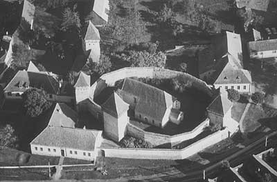 Kirchenburg Katzendorf. Luftaufnahme von Georg Gerster.