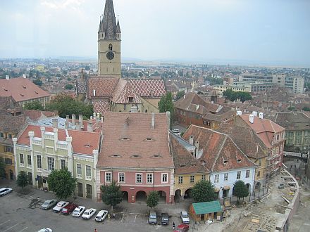 Blick auf den Kleinen Ring und die Evangelische Stadtpfarrkirche. Foto: Peter Baumgartl