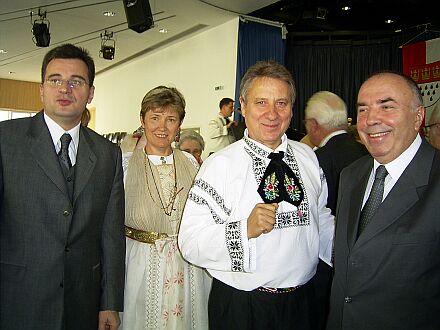 Jubilumsfeier in Kln, von links nach rechts: Florin Vodita, Hanni Ziegler, Fritz Ziegler und Gheorghe Prisacaru. Foto: Lavinia Oltenau.