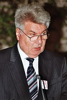 Der Historiker Dr. Michael Kroner wurde fr sein identittsstiftendes Geschichtswerk mit dem Siebenbrgisch-Schsischen Kulturpreis 2006 gewrdigt. Foto: Josef Balazs
